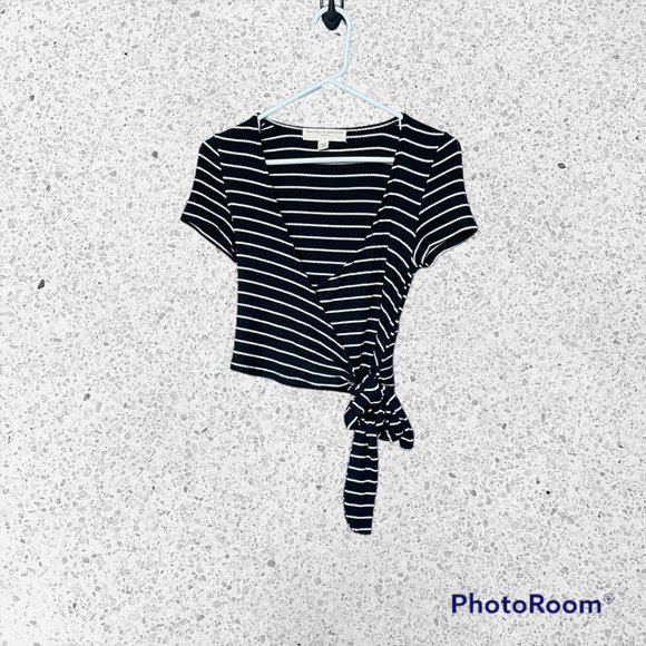 Urban Outfitters Project Social T Tie Front Crop Top - Picture 6 of 10